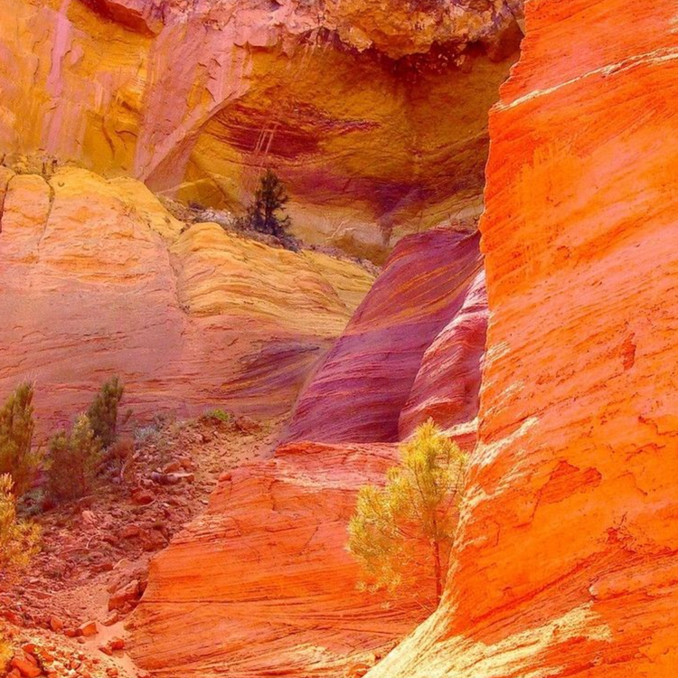 What are Earth Pigments? A Guide to Ochres, Oxides, and Minerals ...